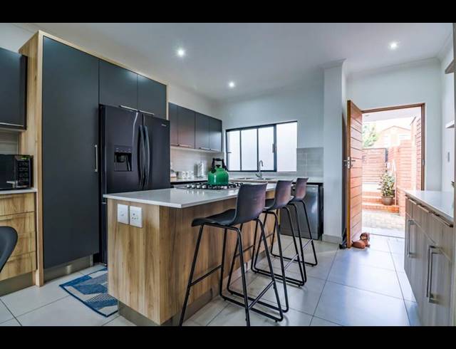 3 BEDROOM TOWNHOUSE FOR SALE IN GOLDEN FIELDS ESTATE